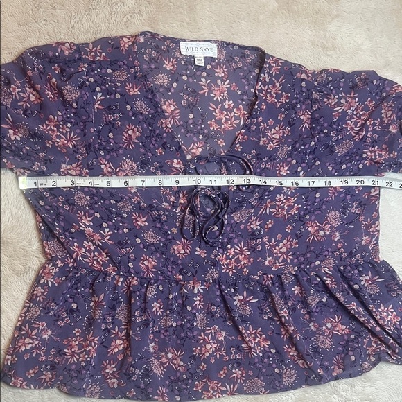 NWT Elegant Floral Lace-Up Blouse in Purple Wild Skye XL - Picture 6 of 11